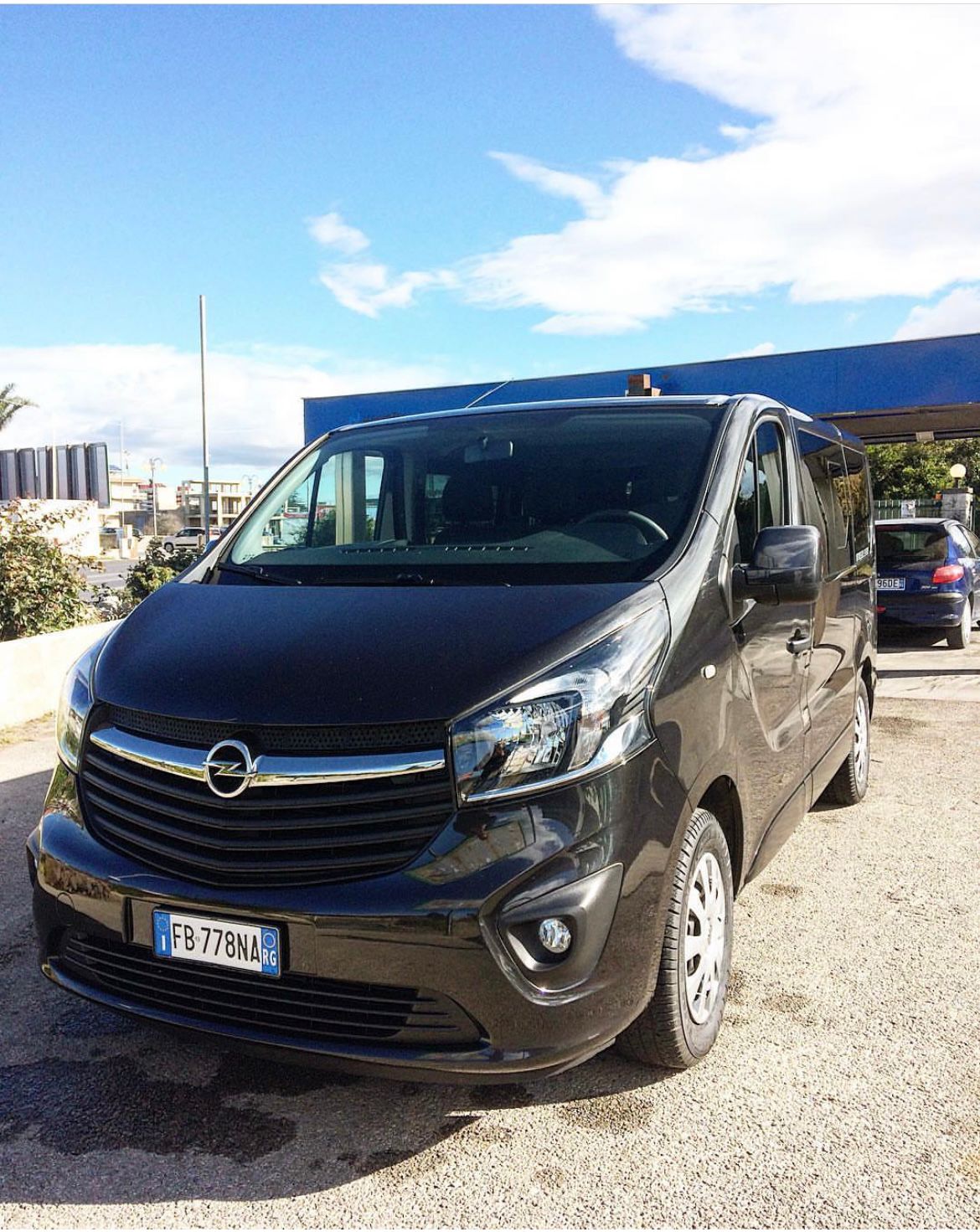 Noleggio Van 9 Posti Opel O Similari – Jumpin